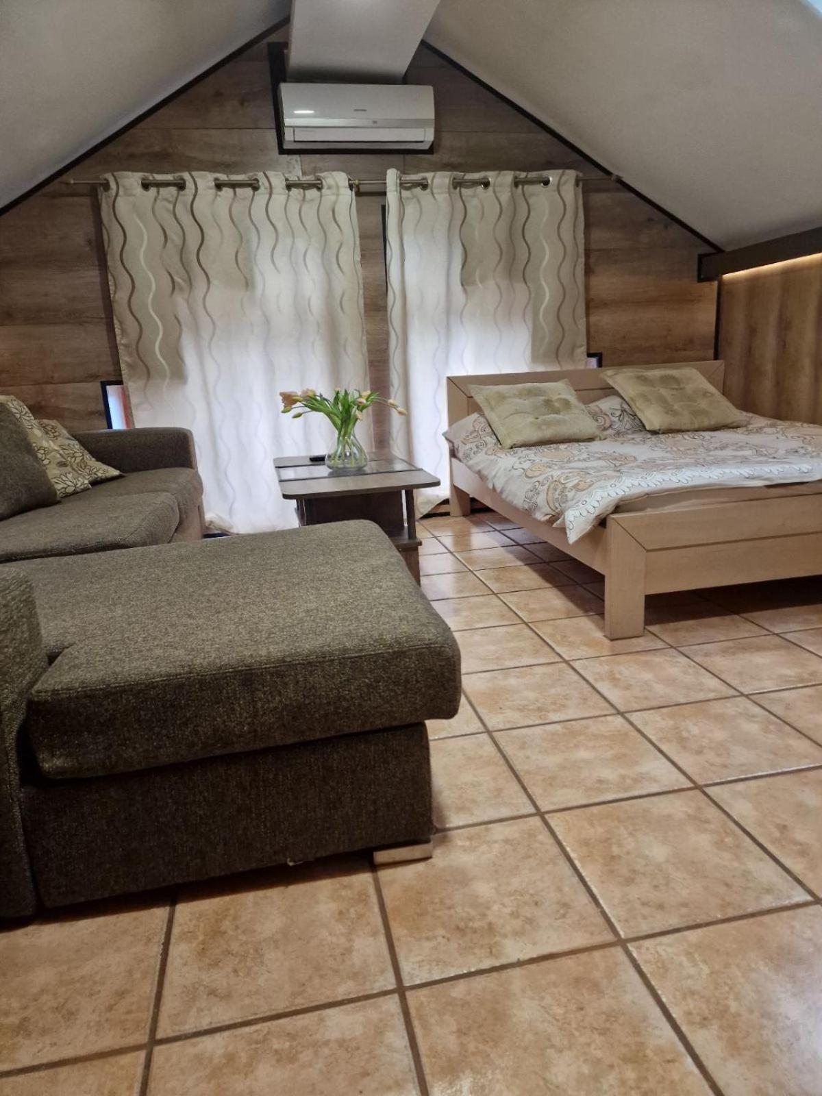 Guest House Maja Novi Sad Exteriér fotografie